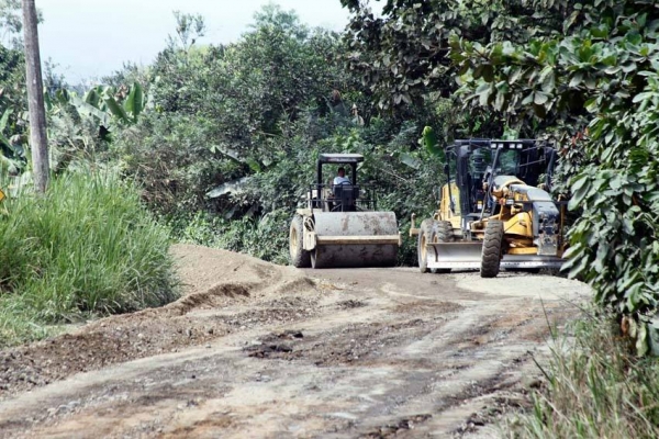Condiciones climáticas favorecen en la rehabilitación y asfalto de la carretera Catazacón - El Corazón