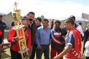 Club “El Calvario&quot; nuevo monarca del Fútbol Barrial 2015.