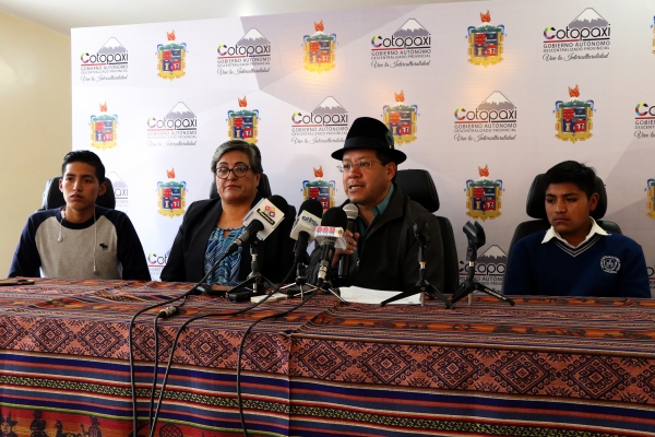 Prefecto ofrece rueda de prensa sobre evento del Inti Raymi