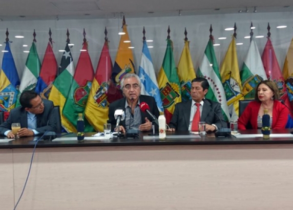 Presidente del CONGOPE, Gustavo Baroja en rueda de prensa