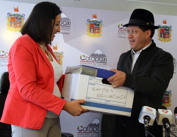 Prefectura recibe documentos de tercera etapa de competencias ambientales