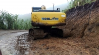 Prefectura realiza mantenimiento en vías rurales de Pangua