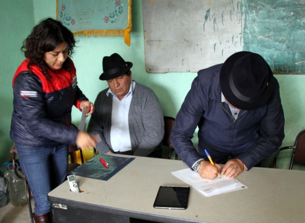 LA COMUNA LA MÓNICA DE LA PARROQUIA TOACAZO CONTARÁ CON AGUA DE RIEGO
