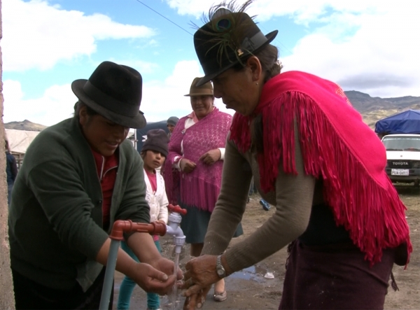 Habitantes se benefician con el nuevo sistema de agua