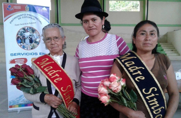MADRES SON AGASAJADAS POR EL PPGAPC