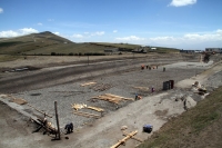Trabajos de revestimiento del reservorio en Maca Grande 