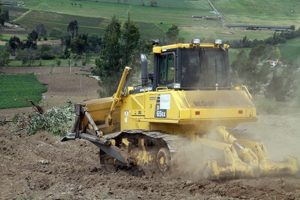 Prefectura de Cotopaxi trabaja en la recuperación de suelos erosionados para mejorar la producción agrícola
