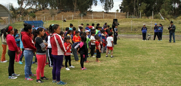 Niños, niñas y adolescentes de Chantilín cuentan con escuela de futbol