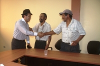 Prefecto atiende en la oficina de La Maná