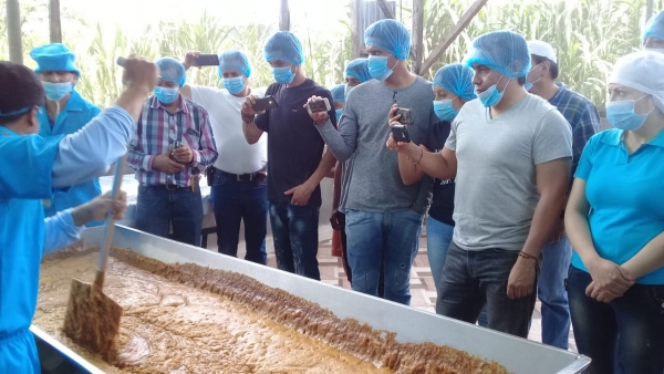 Visita a la asociación Flor de Caña