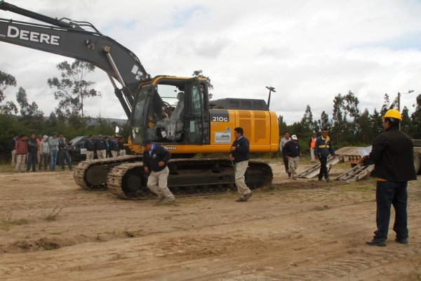 Operadores y conductores recibieron capacitación previa a asignación de maquinarias