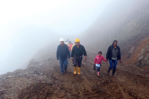 CONTINUAN LOS TRABAJOS EN LA VÍA LOMA ALTA – SALINAS DE MONTENUEVO