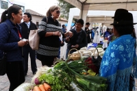 Viceprefecta recorre Feria Agroecológica