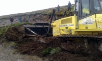 Equipo caminero de la Prefectura de Cotopaxi, inicia trabajos de apertura de vía en Pasapungo