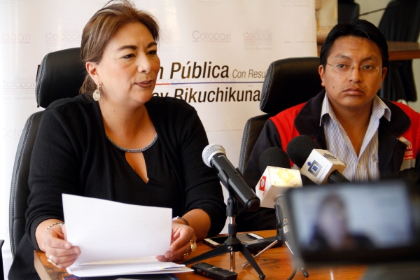 Viceprefecta, Silvia Bravo Cajas, en rueda de prensa