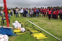 Implementos deportivos se entregaron a la escuela recreacional de futbol de Mulaló