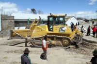 Tractor Roturador trabaja en la comunidad Maca Atapulo