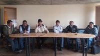 Reunión de autoridades parroquiales con el Prefecto de Cotopaxi, Jorge Guamán Coronel
