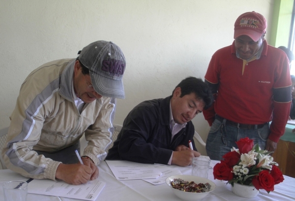 Ovalo Chirimbe de Juigua recibió 70 mil dólares en material de construcción
