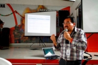 Responsable de la Unidad de Riesgo del GAD Provincial informando al COE las acciones realizadas en el Subtrópico