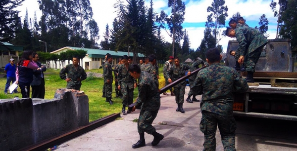Brigada N° 9 Patria  materiales hillaykunata chaskirkakuna, chakakunata allichinkapak.