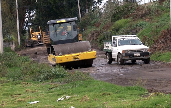 Maquinaria trabaja en el mantenimiento vial de Salache- CEYPSA