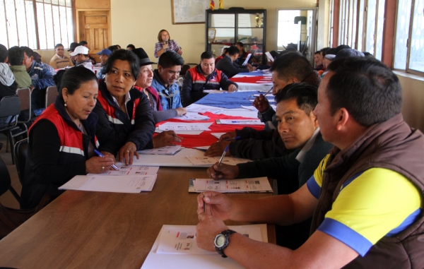 Trabajadores se capacitan en seguridad y riesgos laborales