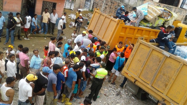 GAD Cotopaxi se solidarizó con productos donados por los Cotopaxenses a las poblaciones de Chamanga-Muisne.