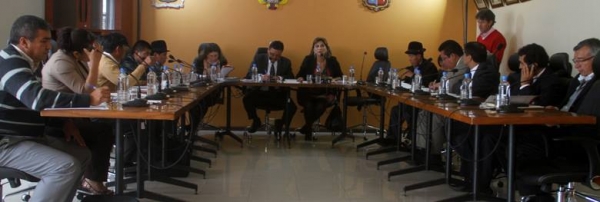 Consejeros recibieron informe de gestión de los siete meses del Prefecto y Viceprefecta