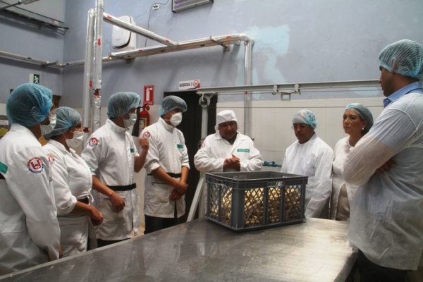 Delegación del GAD Provincial visitó la planta procesadora de Lácteos de la UTC