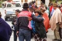 Prefecto de Cotopaxi, acompañó a familias de las víctimas del terremoto oriundas de Zumbahua.