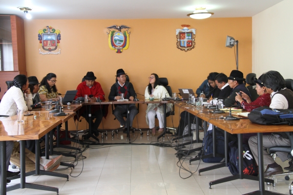 Autoridades y sectores sociales evalúan educación de Cotopaxi