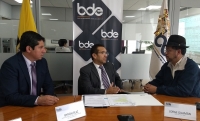 Prefecto firmó crédito por 2 millones de dólares