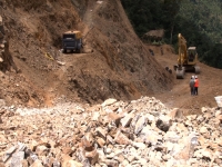 GADPC maquinarias hillaykuna Loma Alta - Salinas de Monte Nuevo ñan llankaykunapi katikushkami